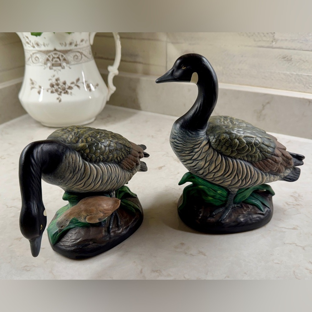 SET/2, 1978, CERAMIC GOOSE/DUCK FIGURINES. HAND PAINTED DUCKS